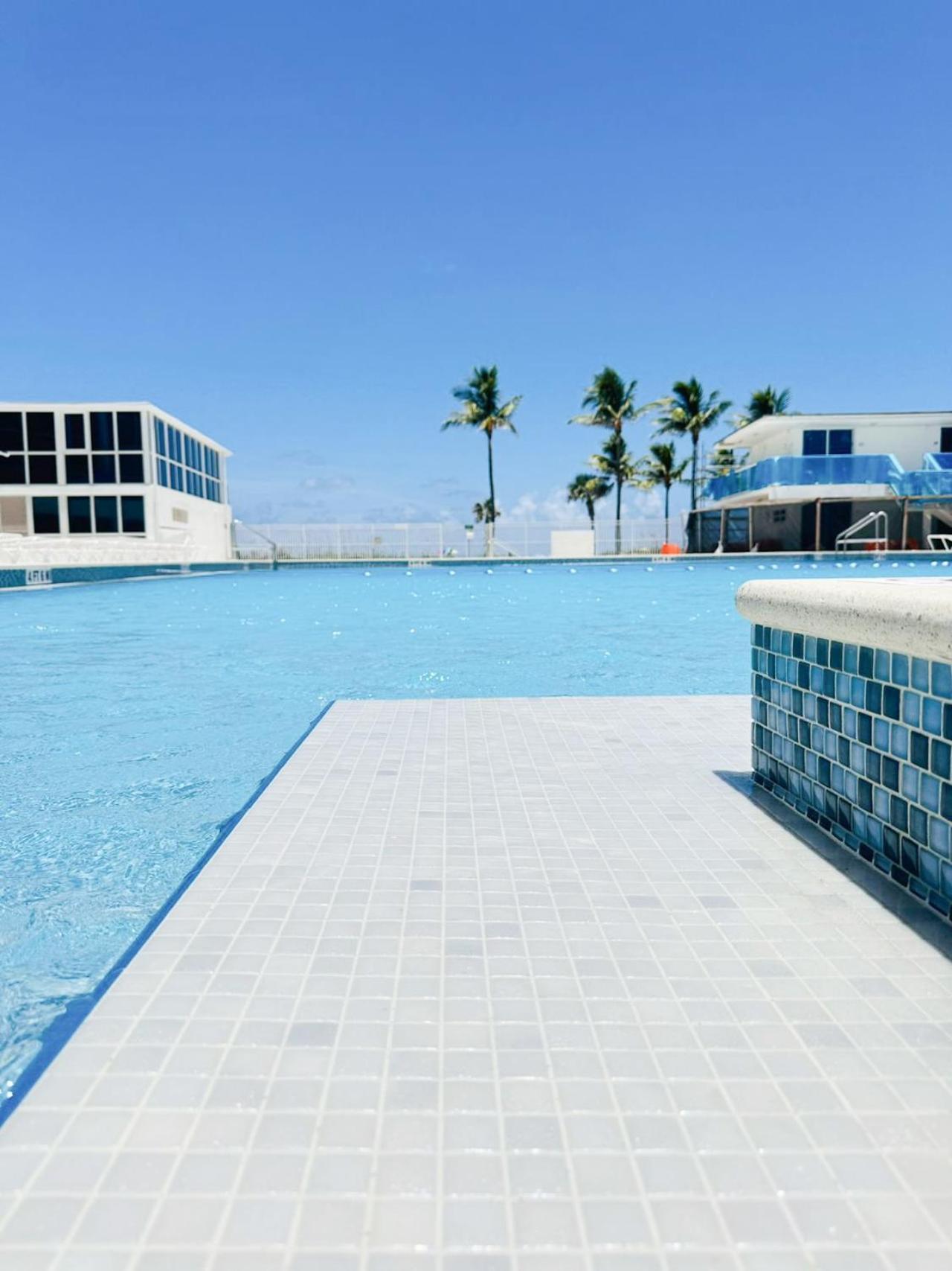 Castle 1733 Ocean View With Direct Access, Pool, Tennis & Free Parking Casa de férias *