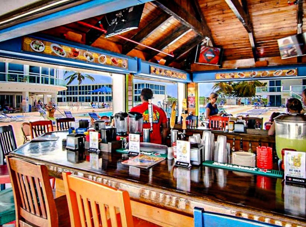 Castle 1733 Ocean View With Direct Access, Pool, Tennis & Free Parking Casa de férias Miami Beach