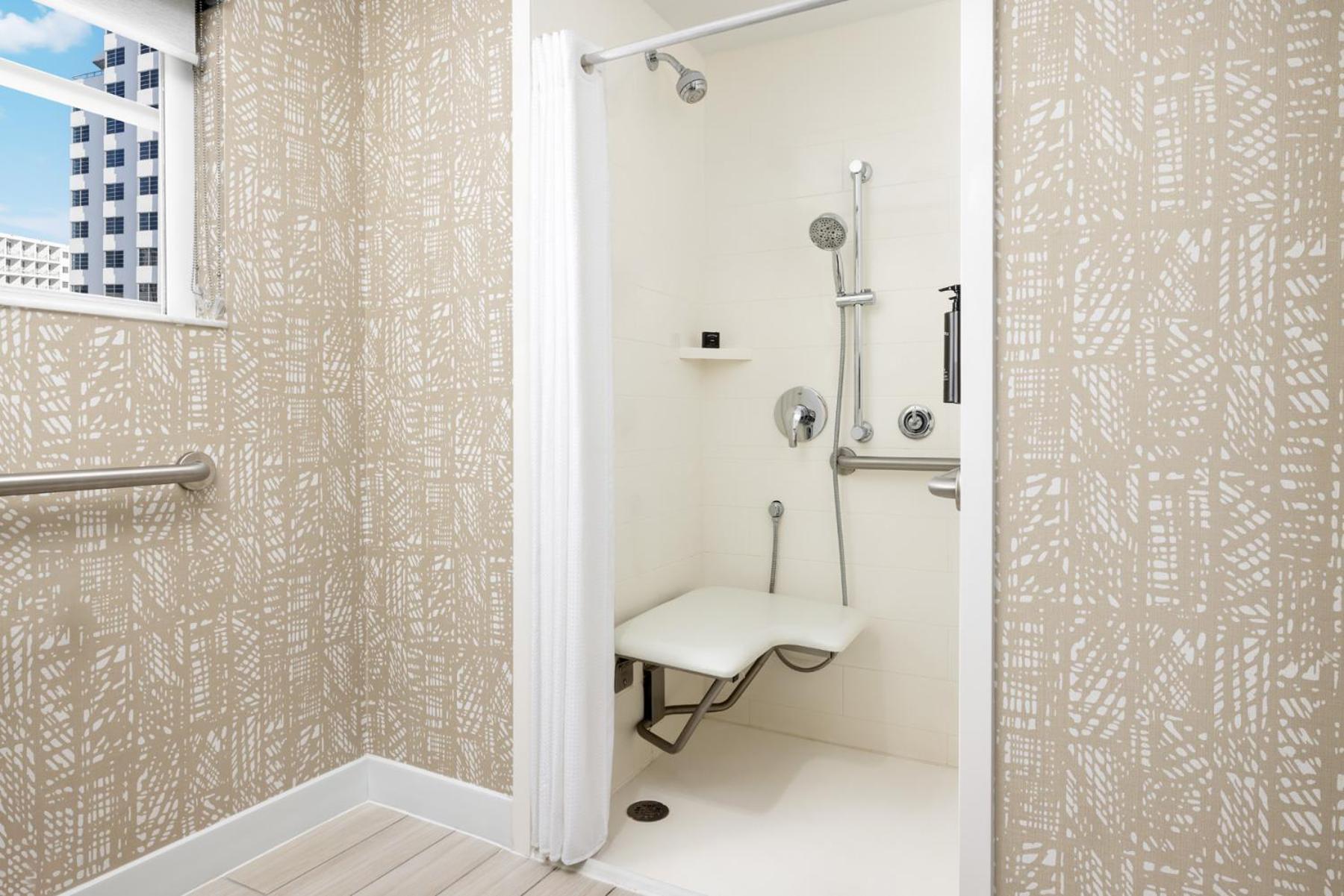 Continental Miami Beach, Tapestry Collection By Hilton 4* Miami Beach