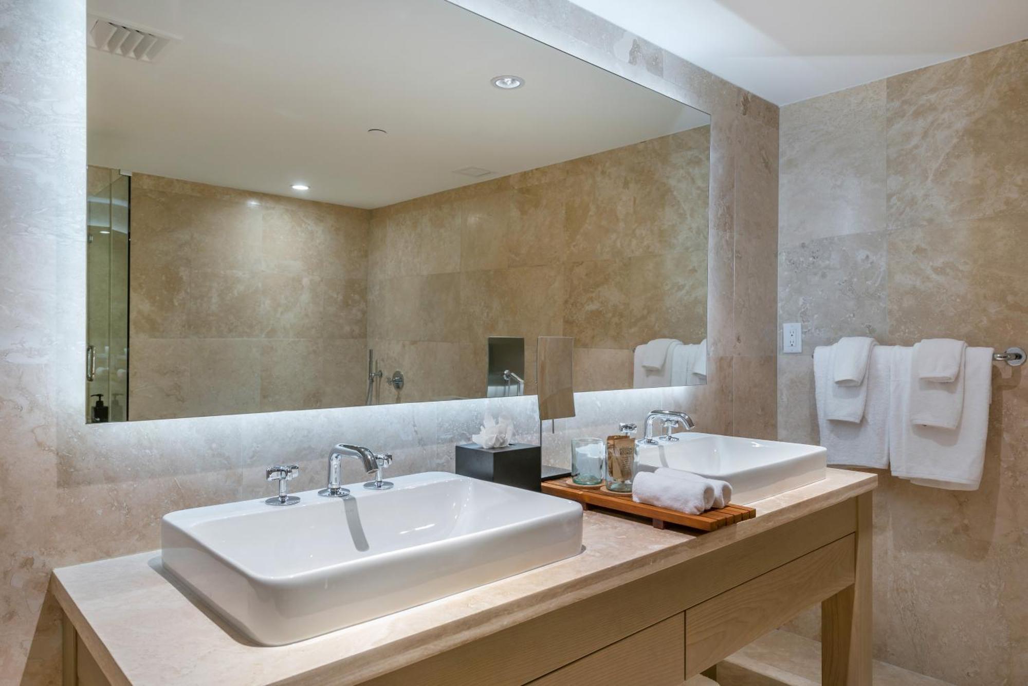 Oceanview Private At 1 & Homes -1144 *