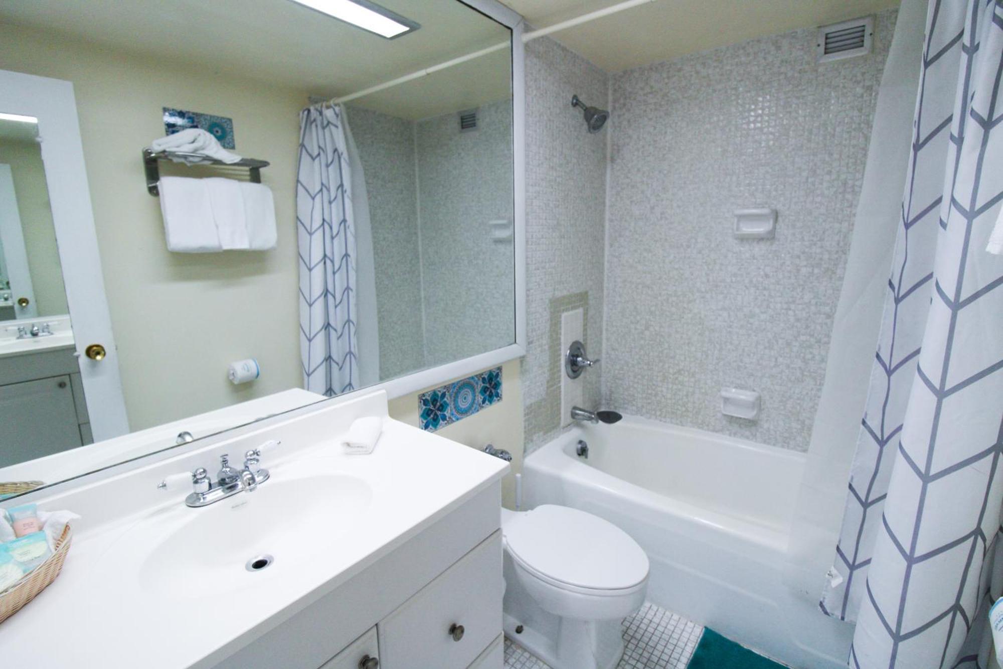 Casa de férias Castle 1733 Ocean View With Direct Access, Pool, Tennis & Free Parking *