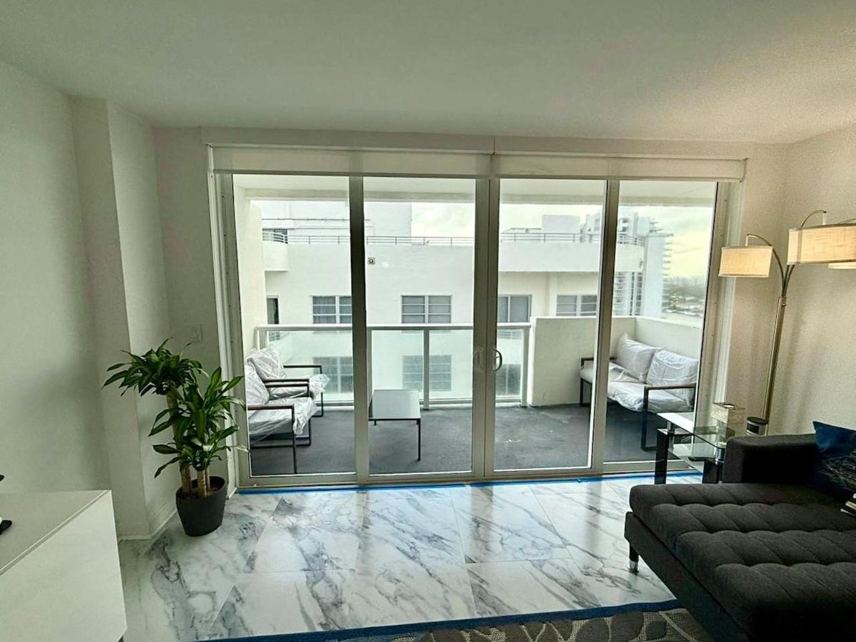 Oceanfront Luxury Miami Escape Pool&gym Apartment Miami Beach