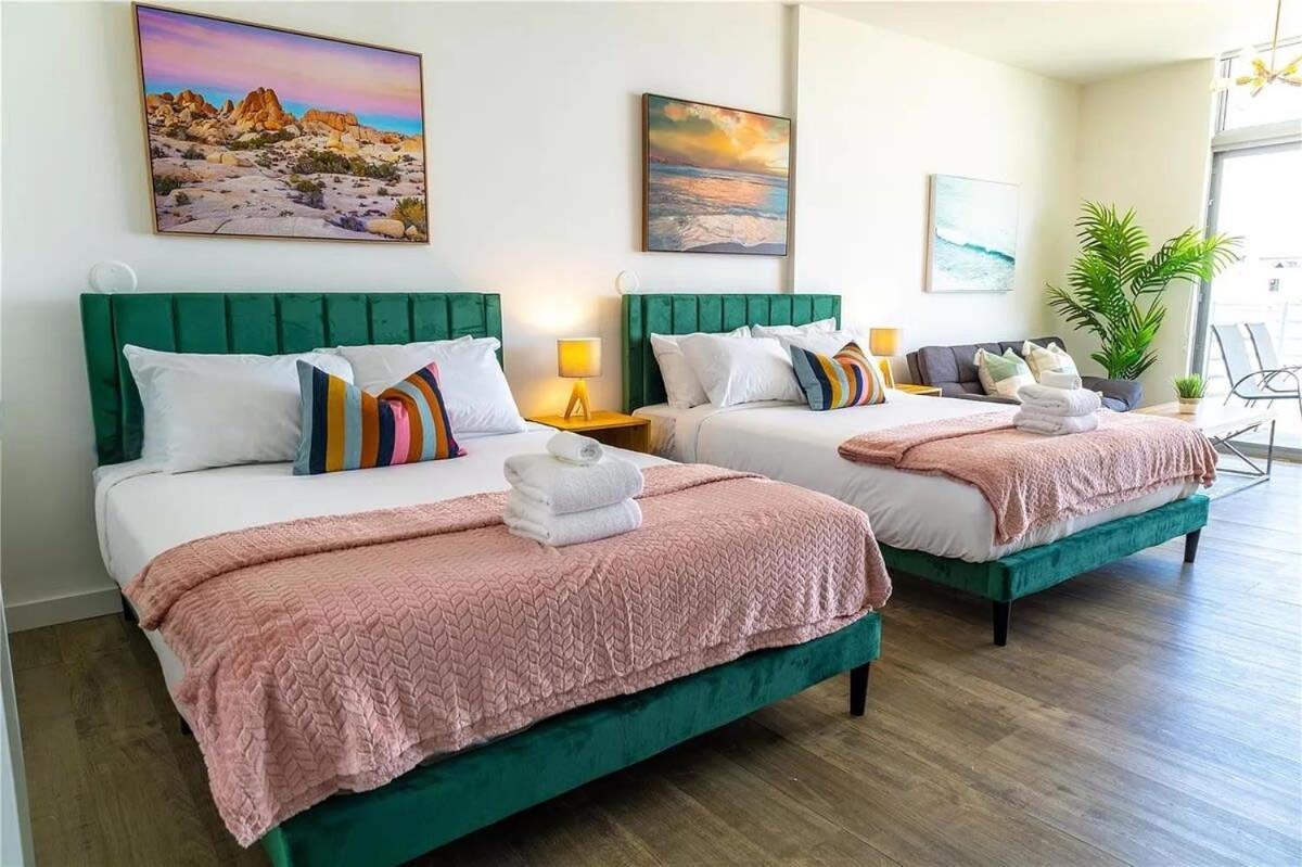 Stylish In South With Ocean Views * Miami Beach