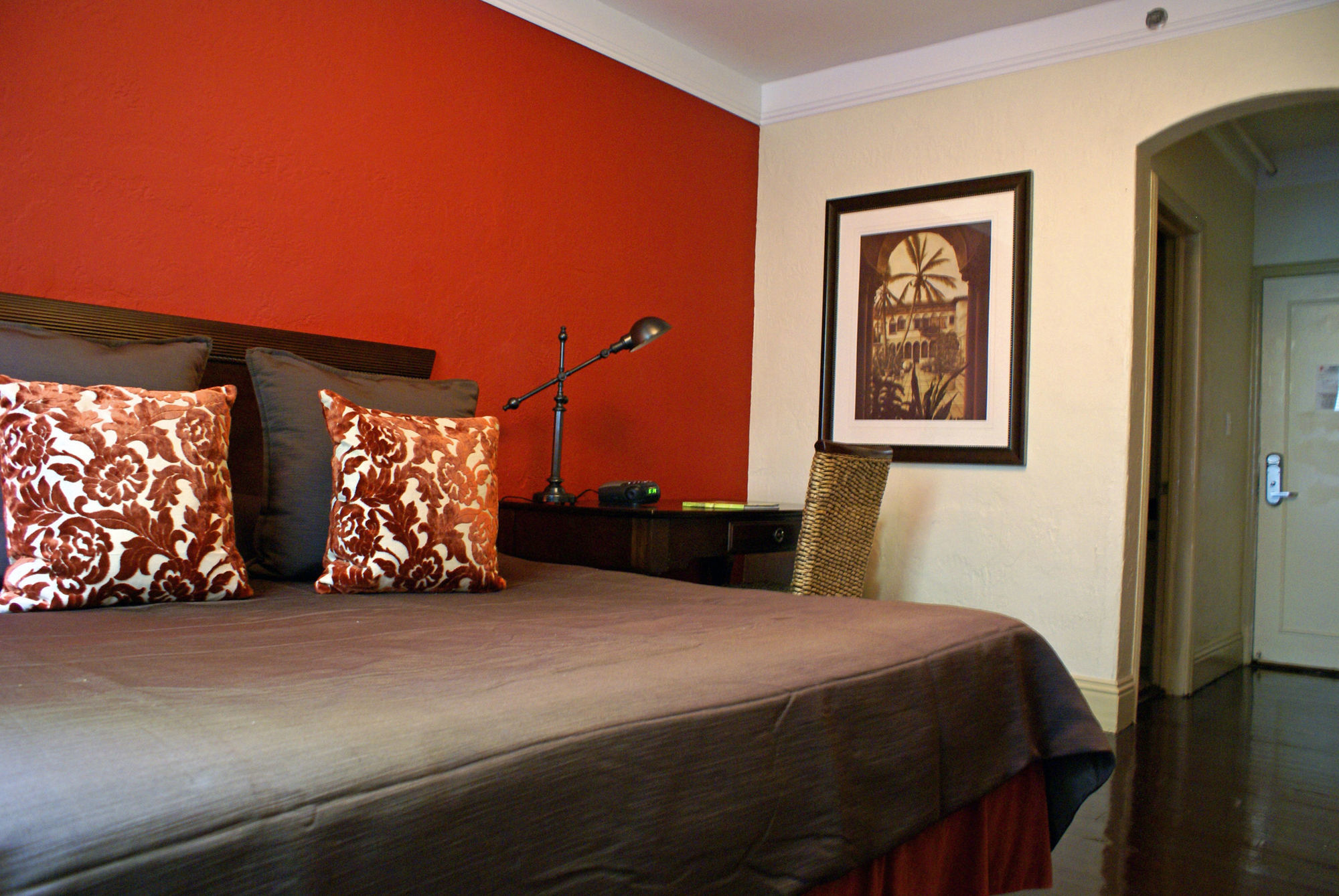 Hotel South Plaza 3*