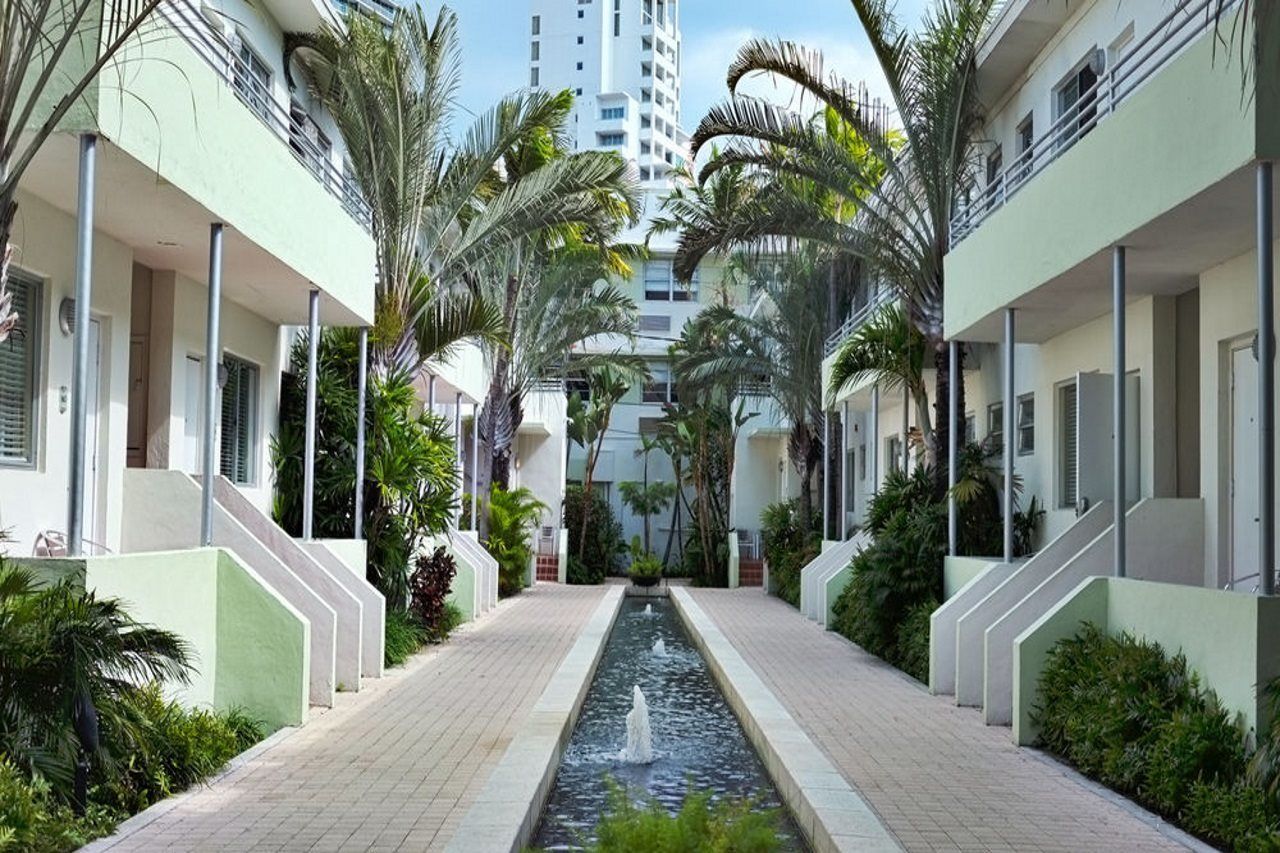 Dorchester & 3* Miami Beach