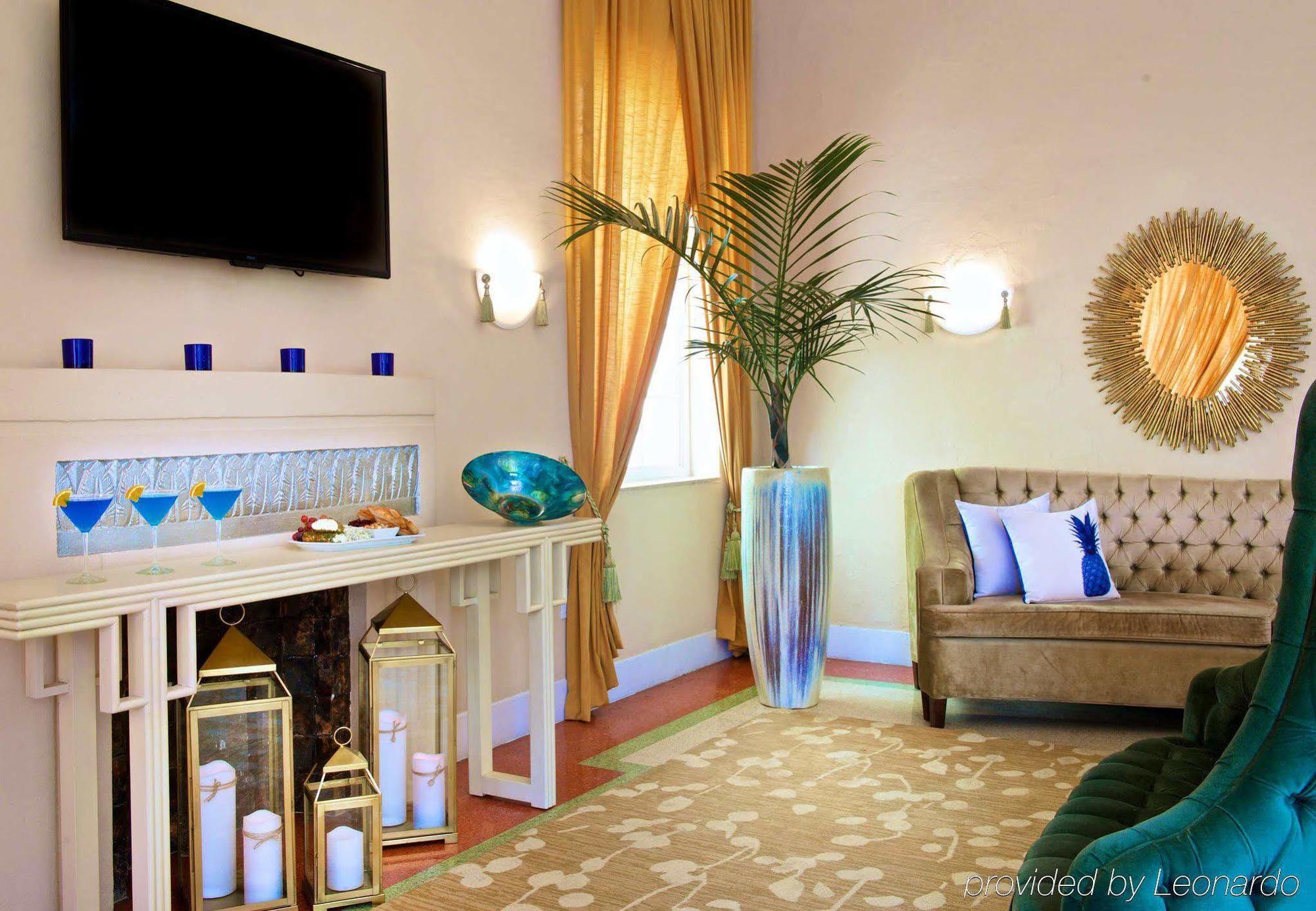 Blue Moon Hotel 4*