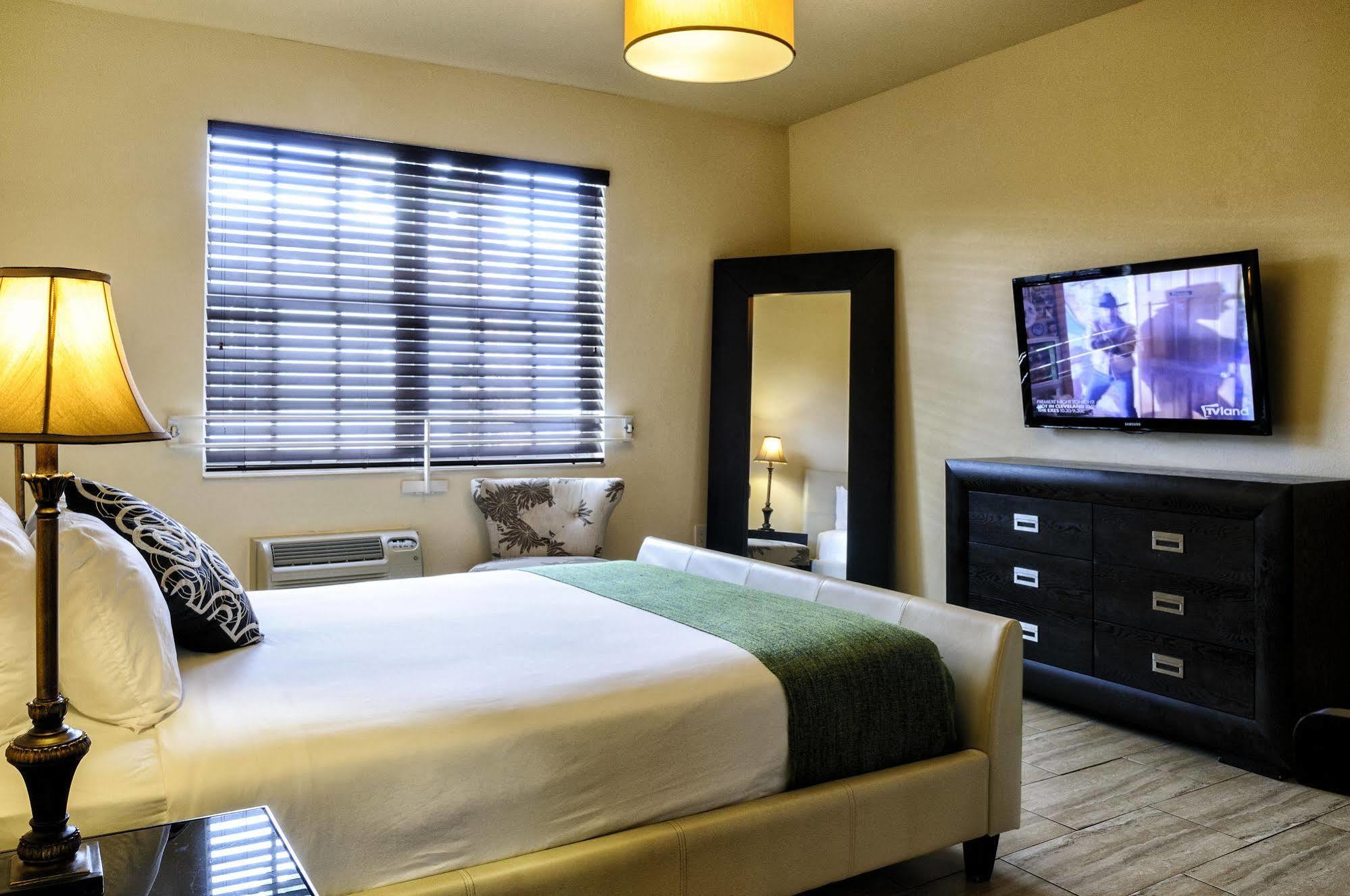 Tradewinds Miami 3*