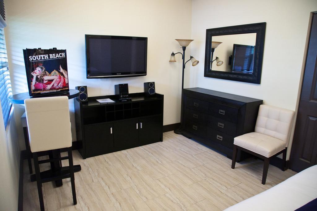 Hotel On South 3*
