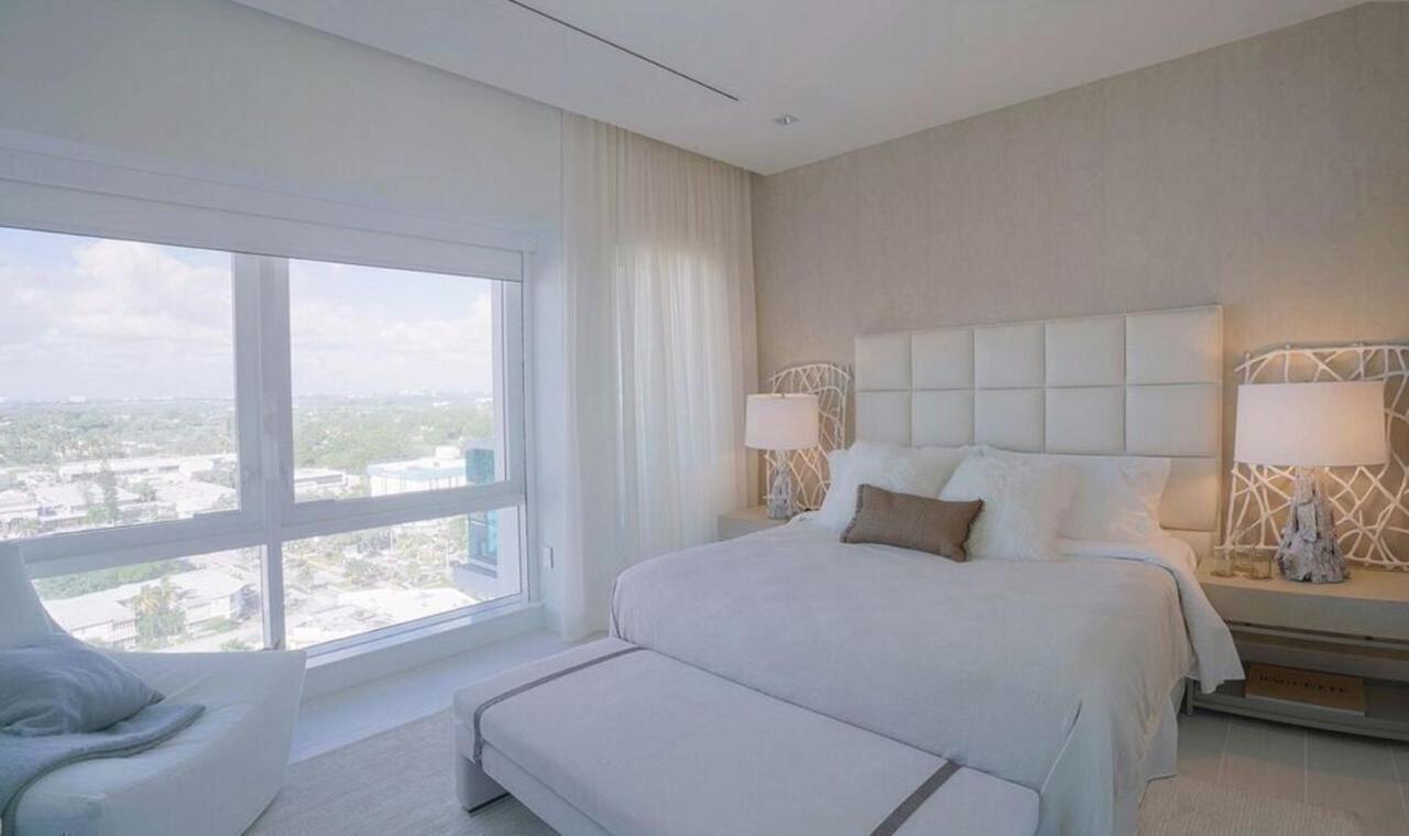 Resort The Retreat Collection At 1 South Miami Beach