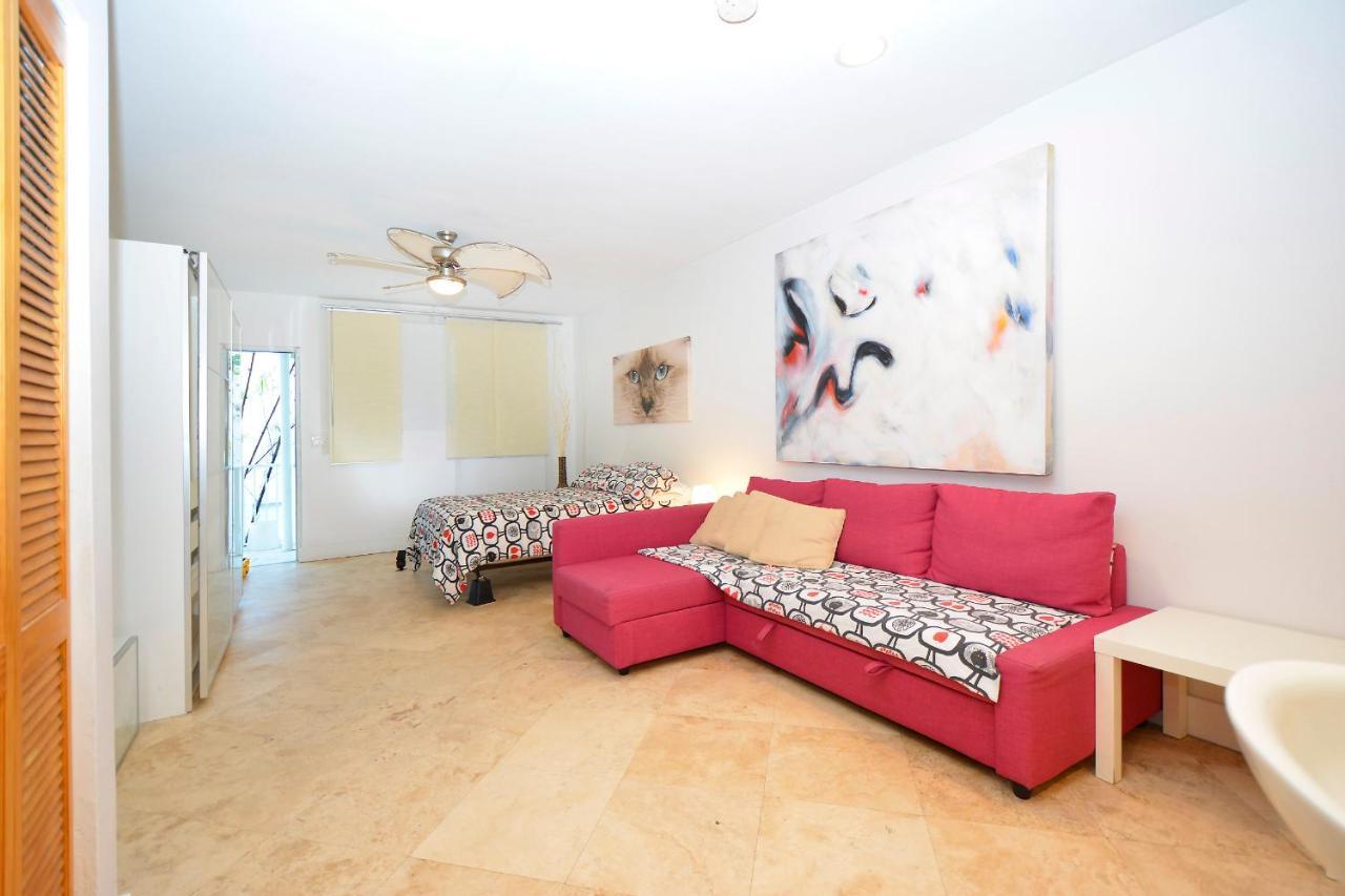 751 Ocean Walk * Miami Beach