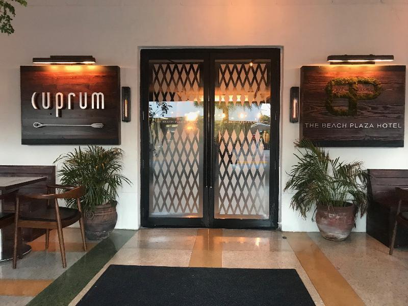 Hotel South Plaza 3*