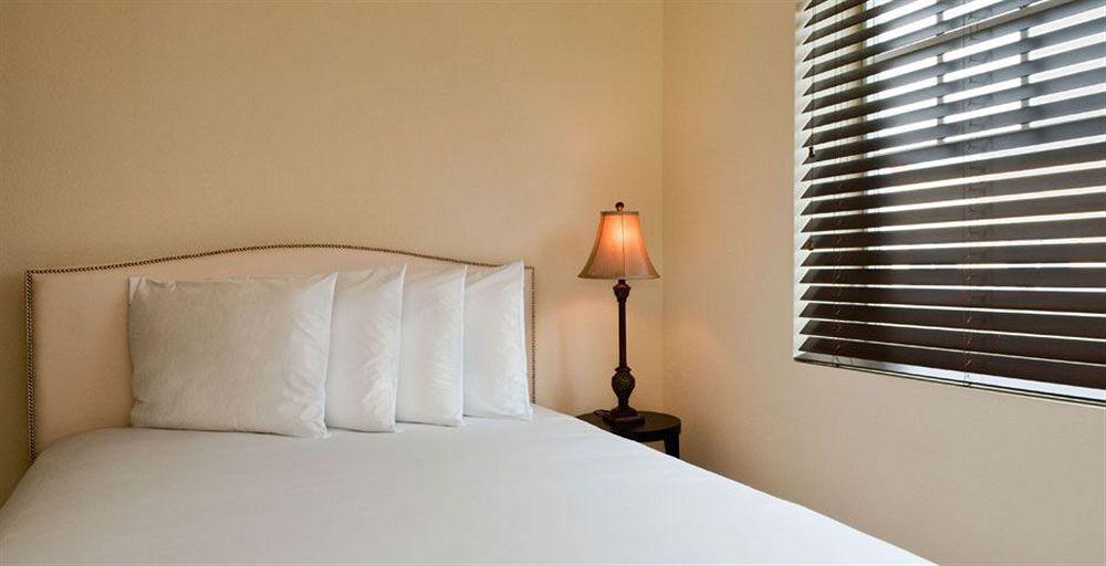 Tradewinds Miami Hotel